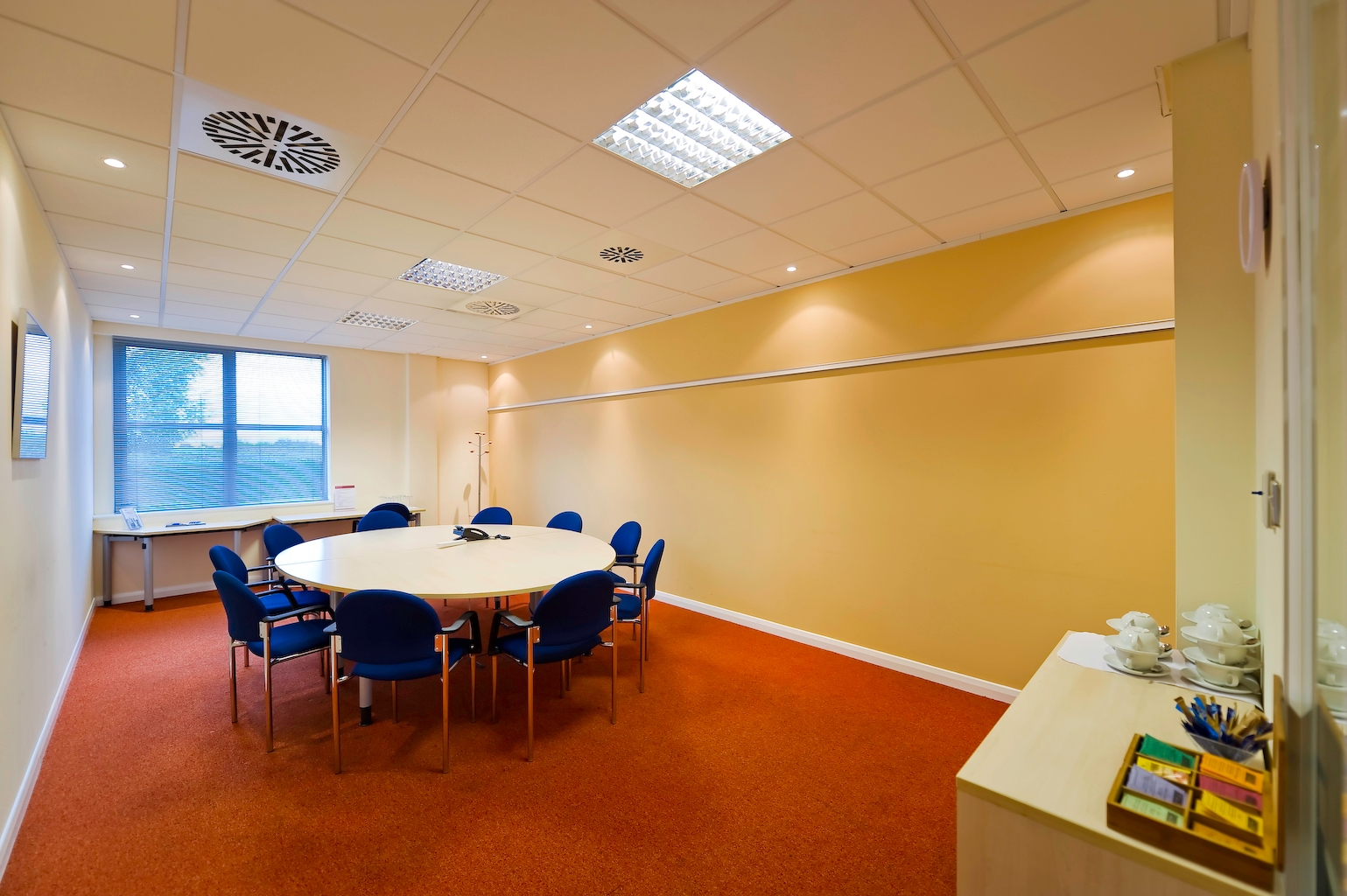 Photo of Regus Nottingham East Midlands Airport, Craner