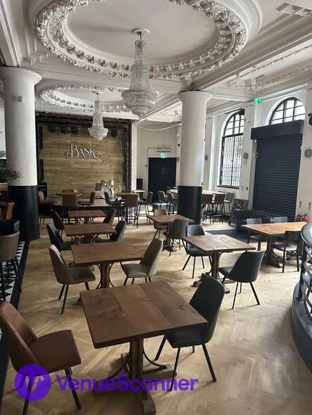 Exclusive Hire, Bank photo #1