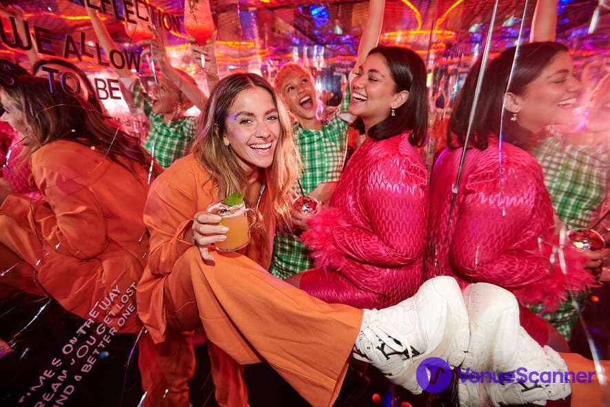 DIRK, Junkyard Golf Shoreditch photo #2