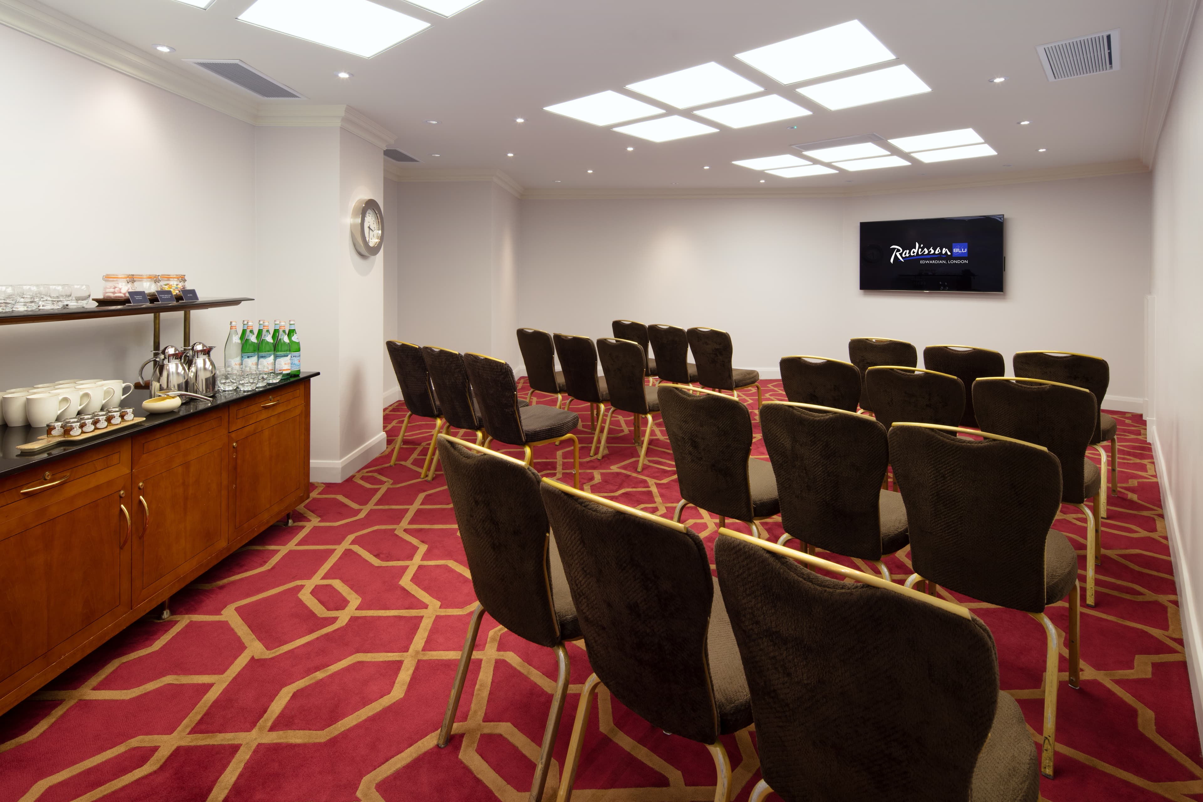 Radisson Blu Edwardian Heathrow, Private Room 42 photo #2