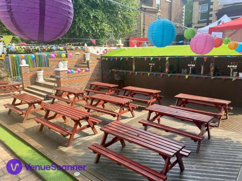 Tiki Bar, Hotel Anfield photo #2