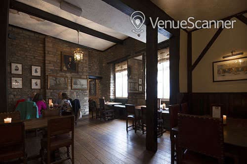 The Snooty Fox Hotel & Restaurant, The Snooty Fox Library, undefined photo #2