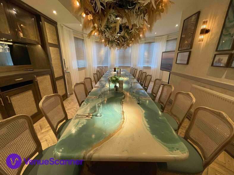 The Wayfarer, The Coral Room photo #3