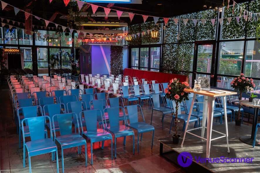 Main Floor, Huckster London photo #3