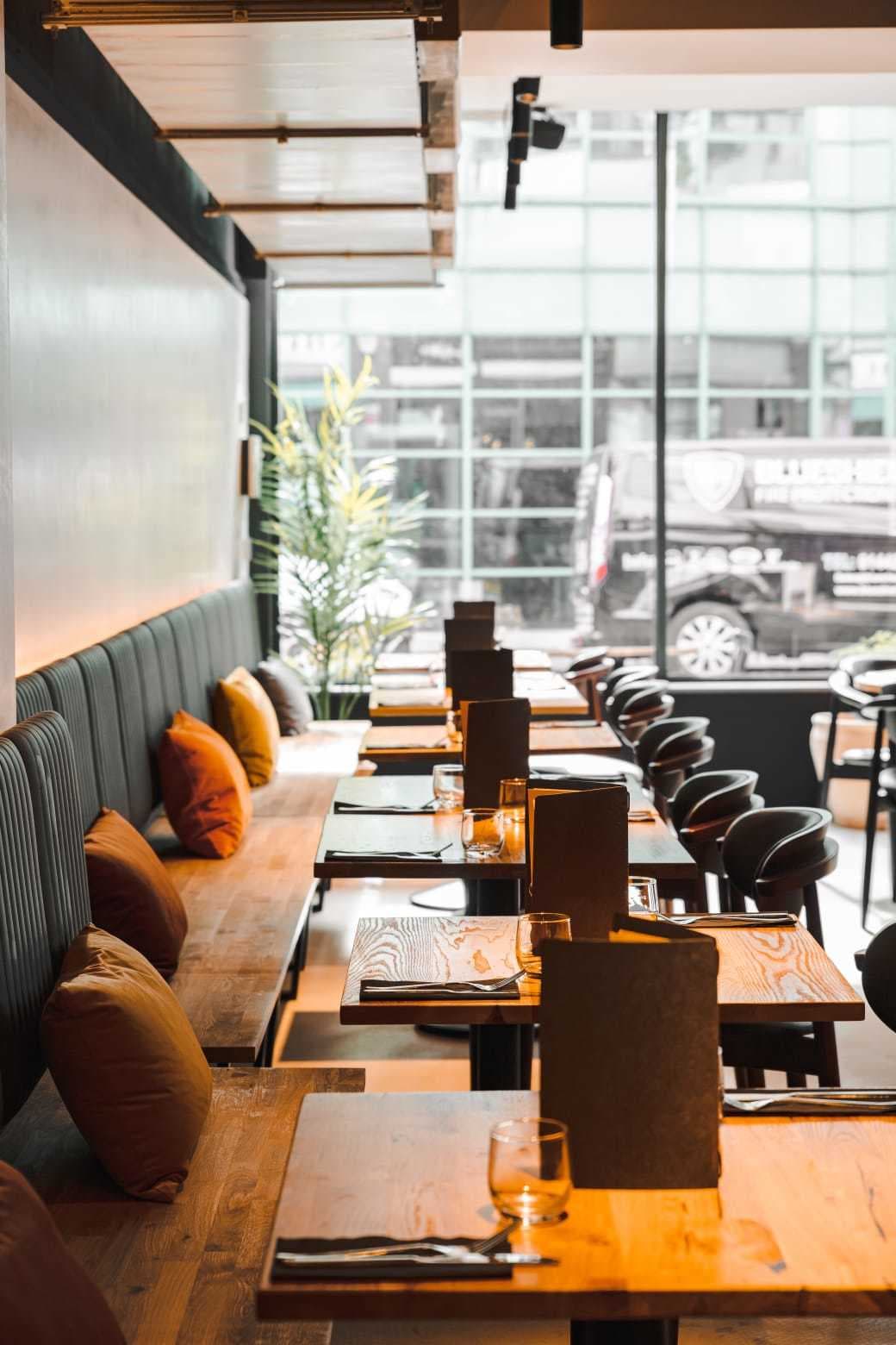 Peron No4, Main Restaurant photo #2