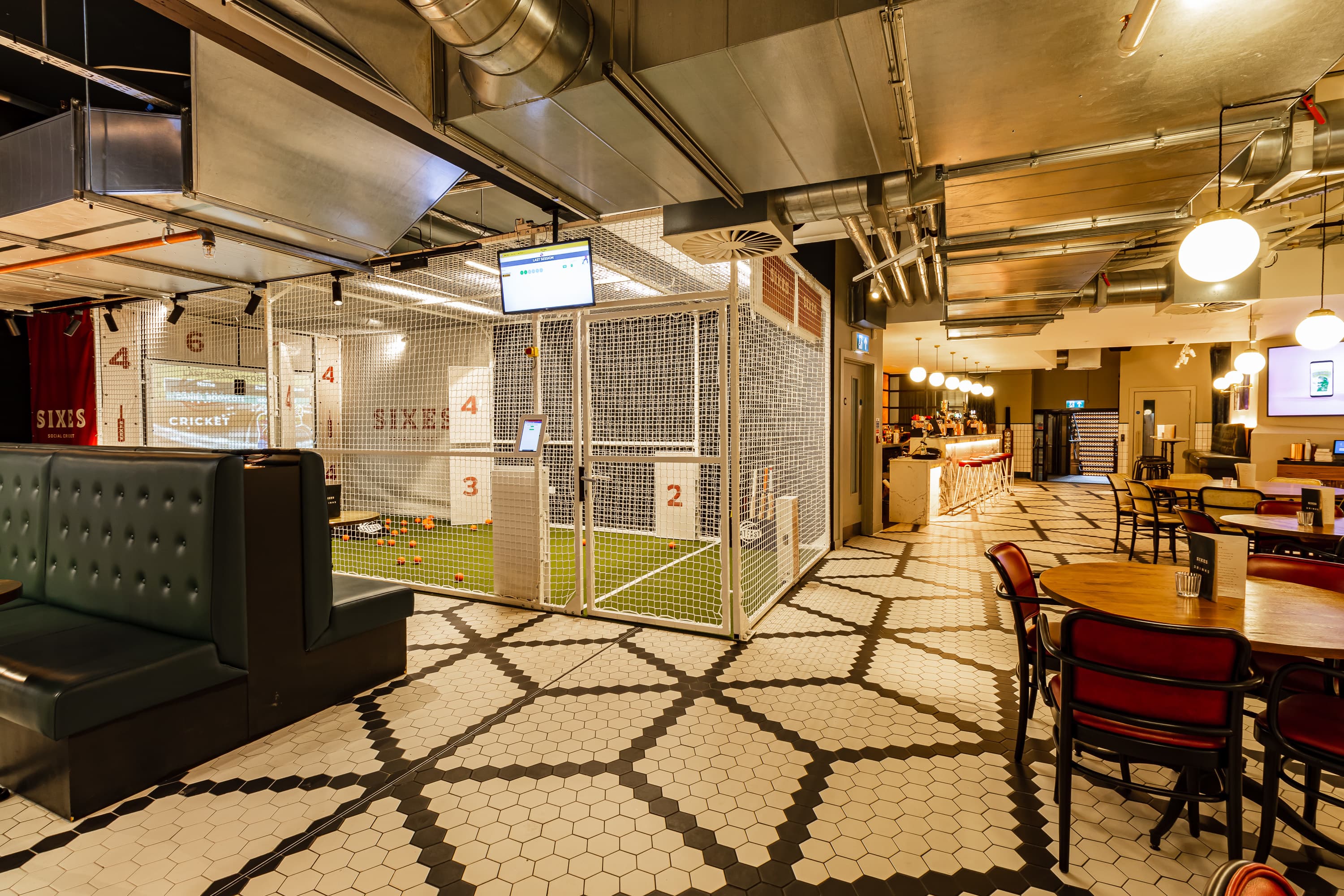 Sixes Cricket Manchester, Open Bar Space photo #2