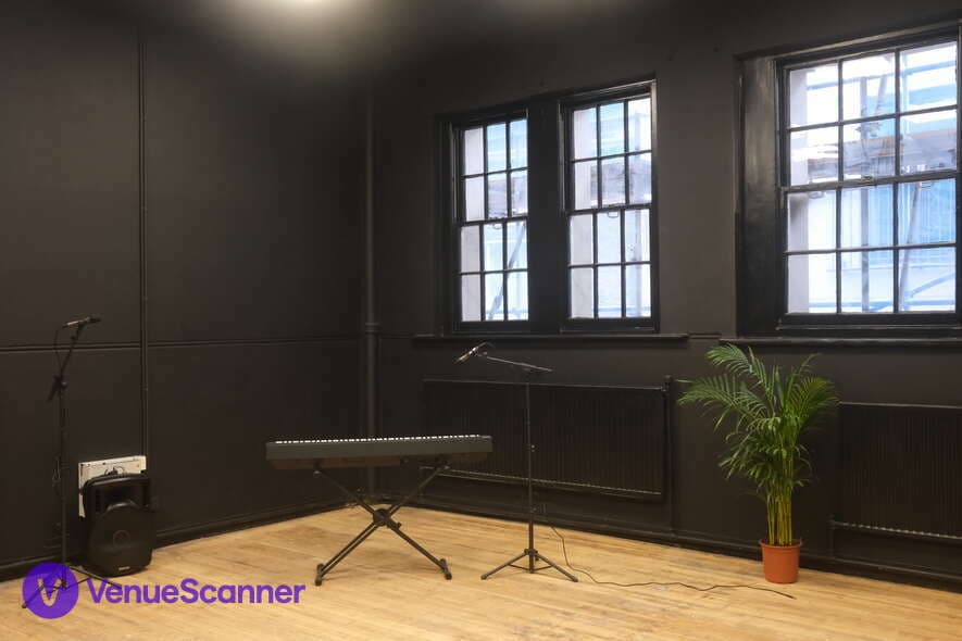 Studio 2, City Academy At 10 Herbal Hill photo #6