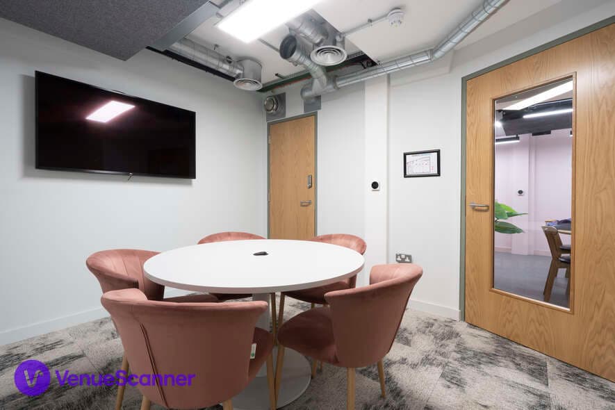 Laurent, Runway East Shoreditch photo #3