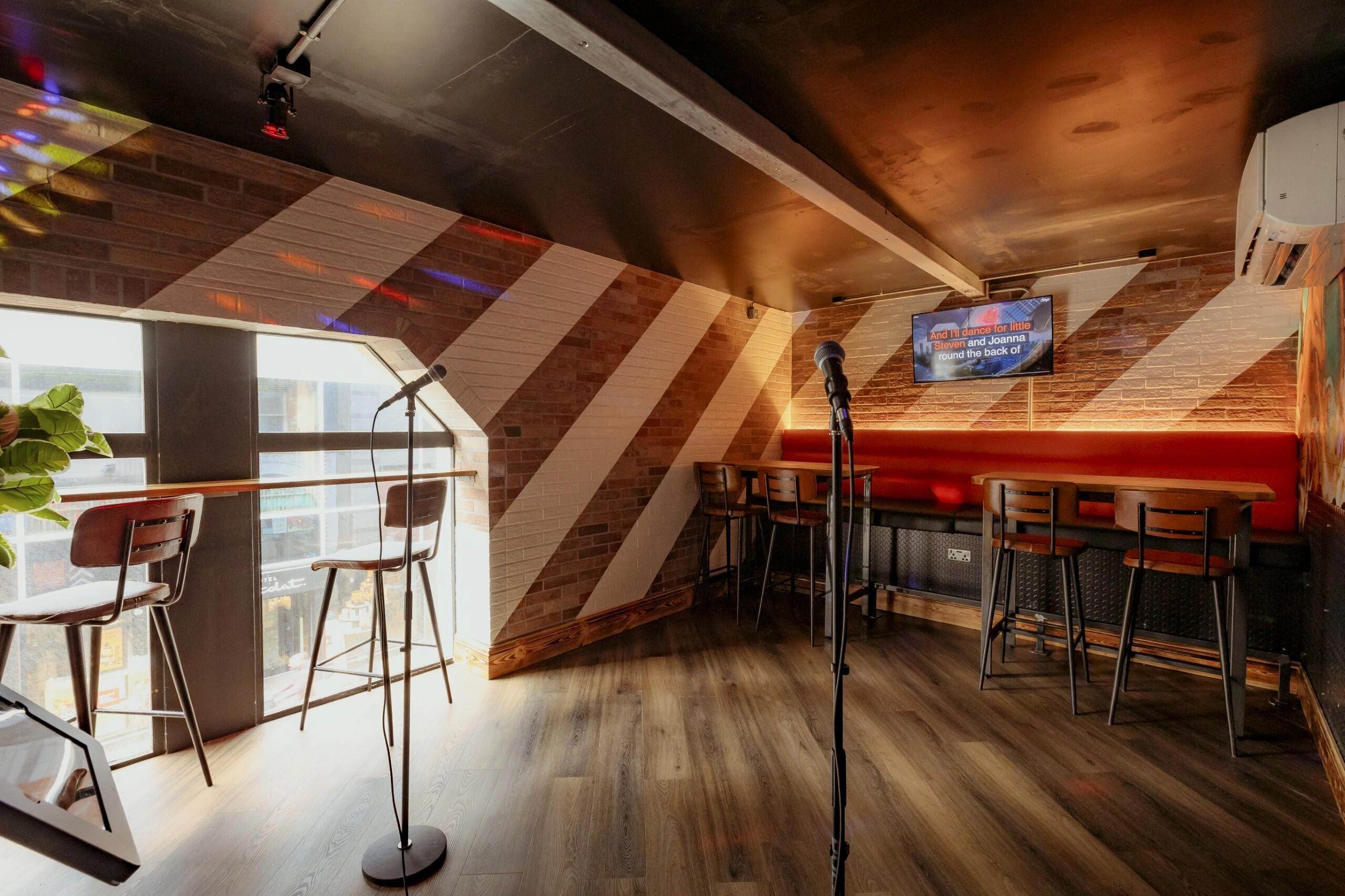 Photo of Roxy Ball Room Leeds (Boar Lane), Karaoke Room