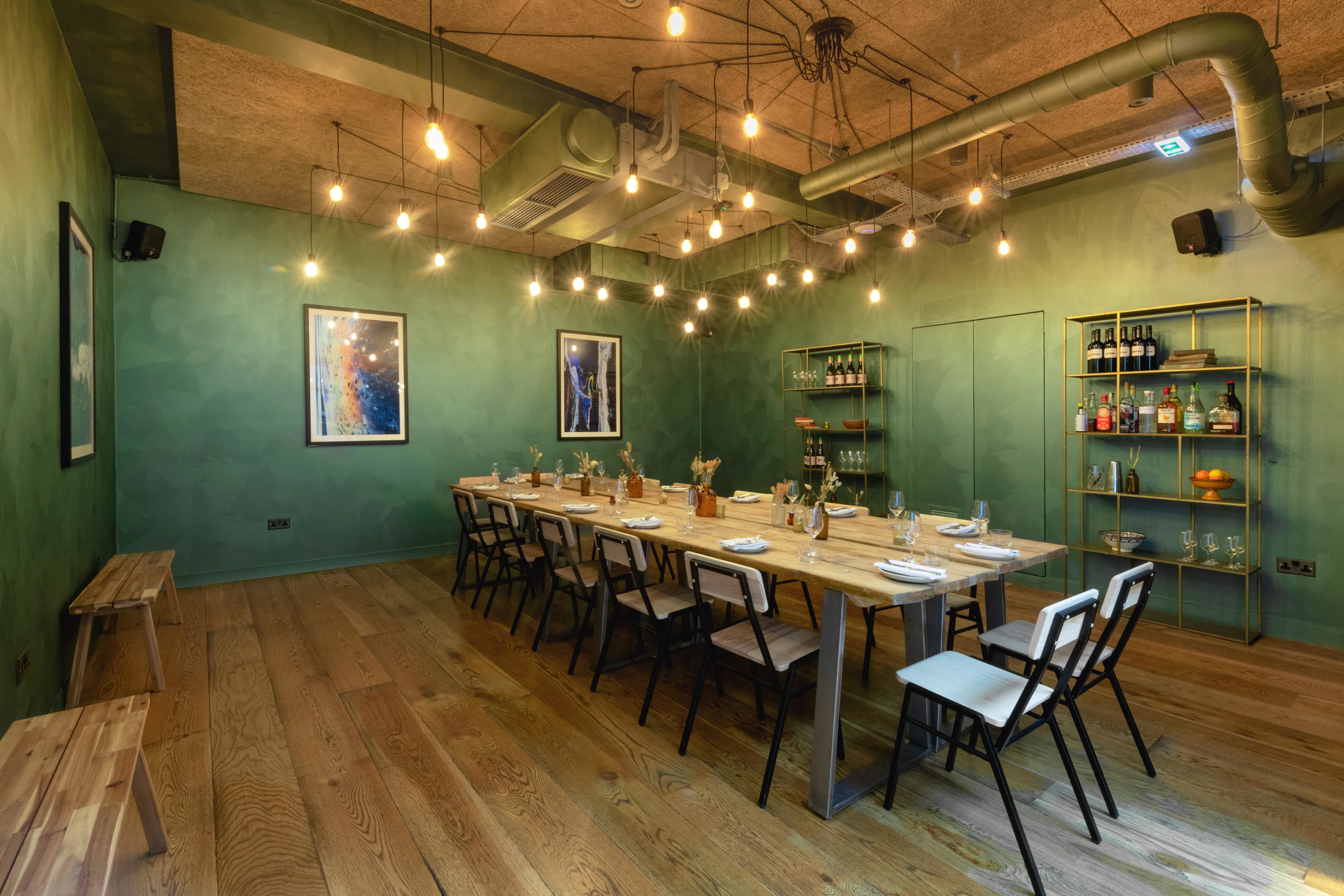 Carousel, Green Room photo #2