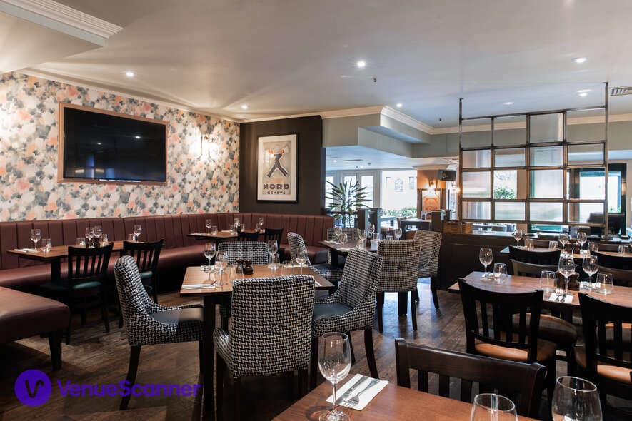 The Curtain Room, The Loose Box photo #4