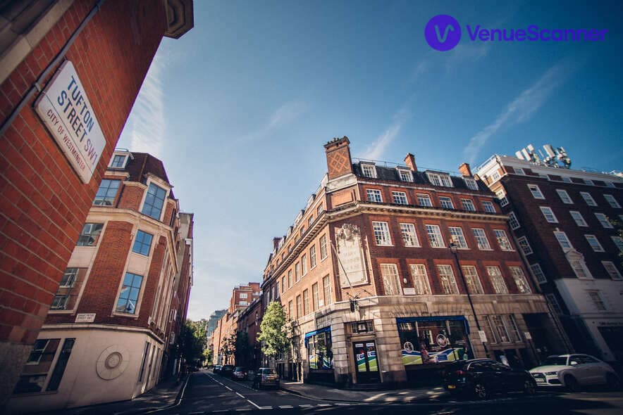 Mary Sumner House, Queen Elizabeth II Room photo #3
