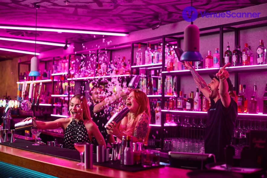 Exclusive Hire, Boom Battle Bar The O2 photo #3