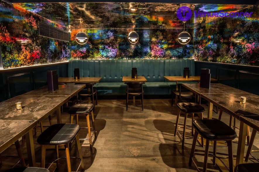 Sapphire, Puttshack Bank photo #3