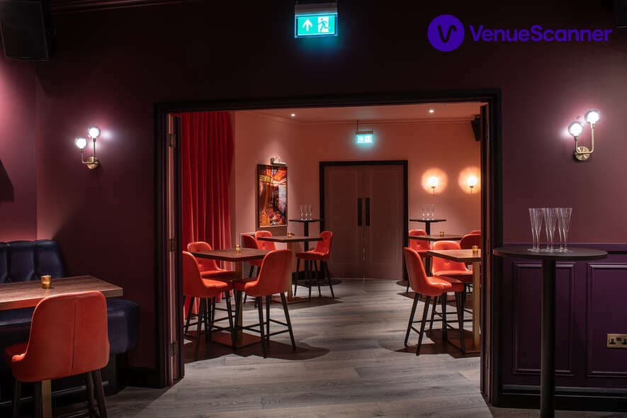 Puttshack Bank, Ruby Rose Room photo #3