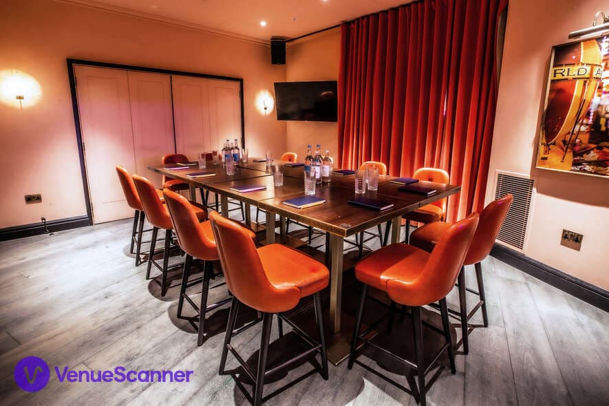 Rose Private Room, Puttshack Bank photo #2