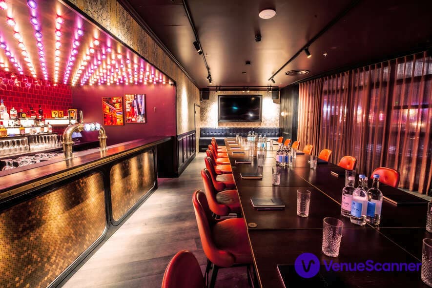 Ruby Meeting Room, Puttshack Bank photo #2