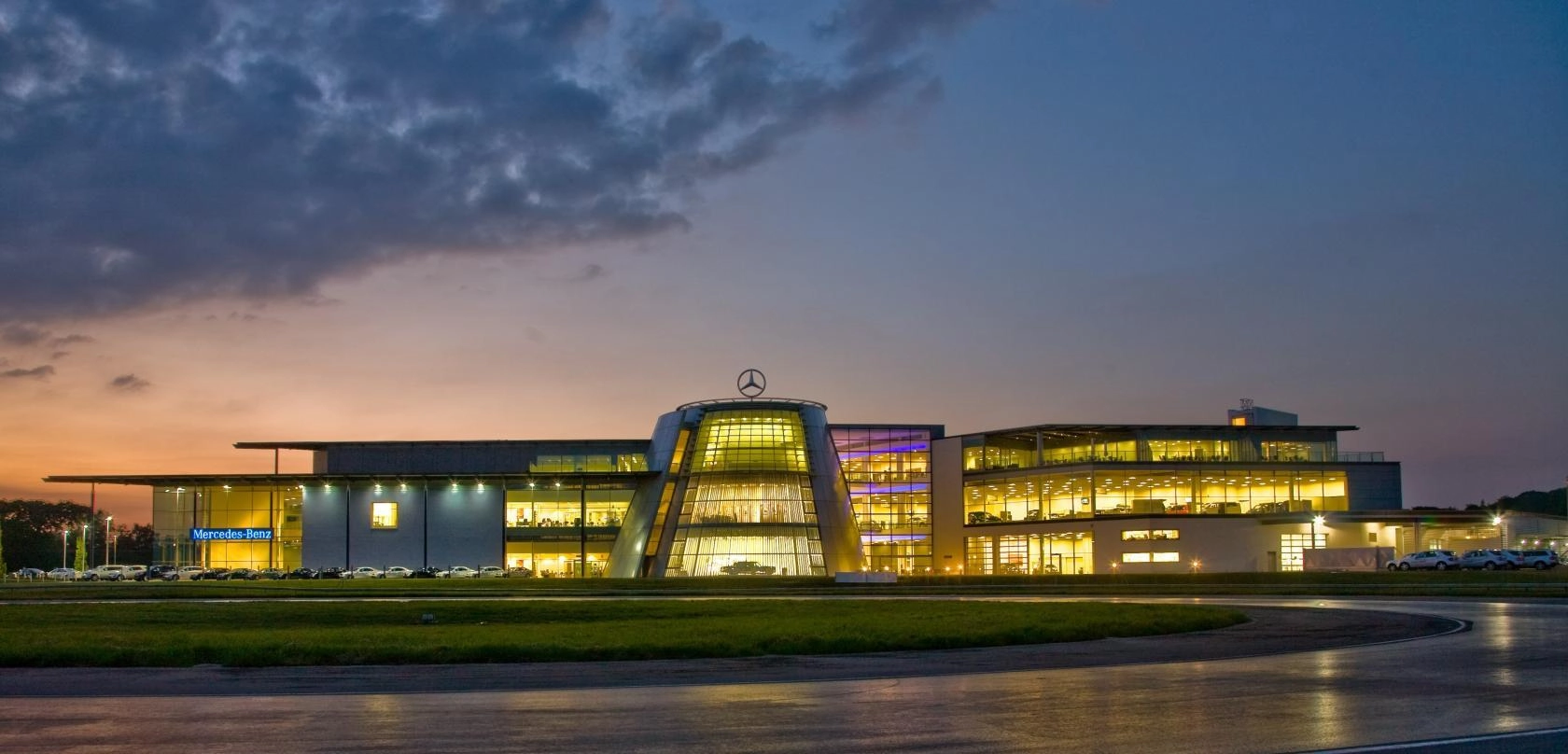 Photo of Mercedes - Benz World, Moss & Campbell Suite