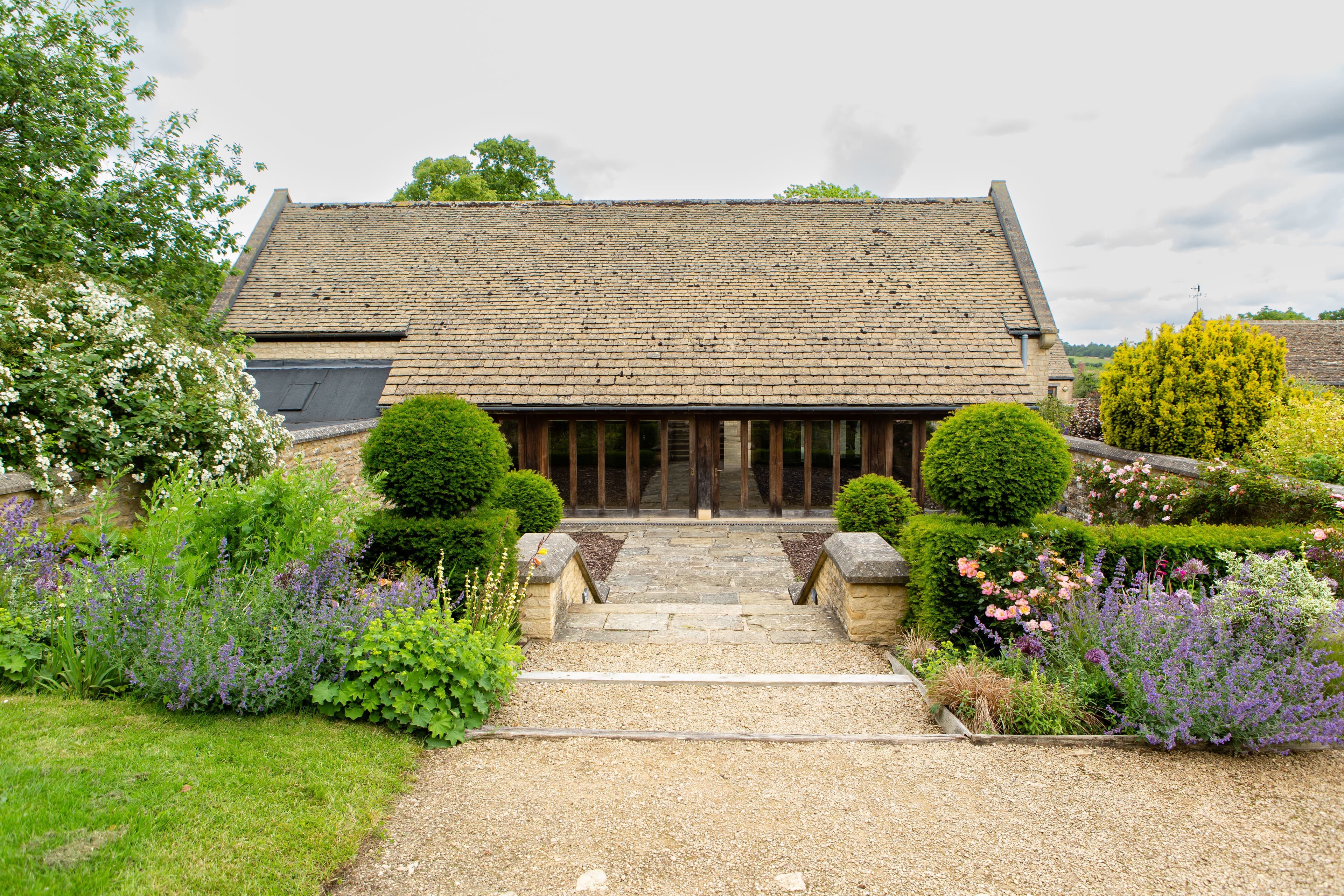 Sulgrave Manor, The Courtyard Hall photo #2