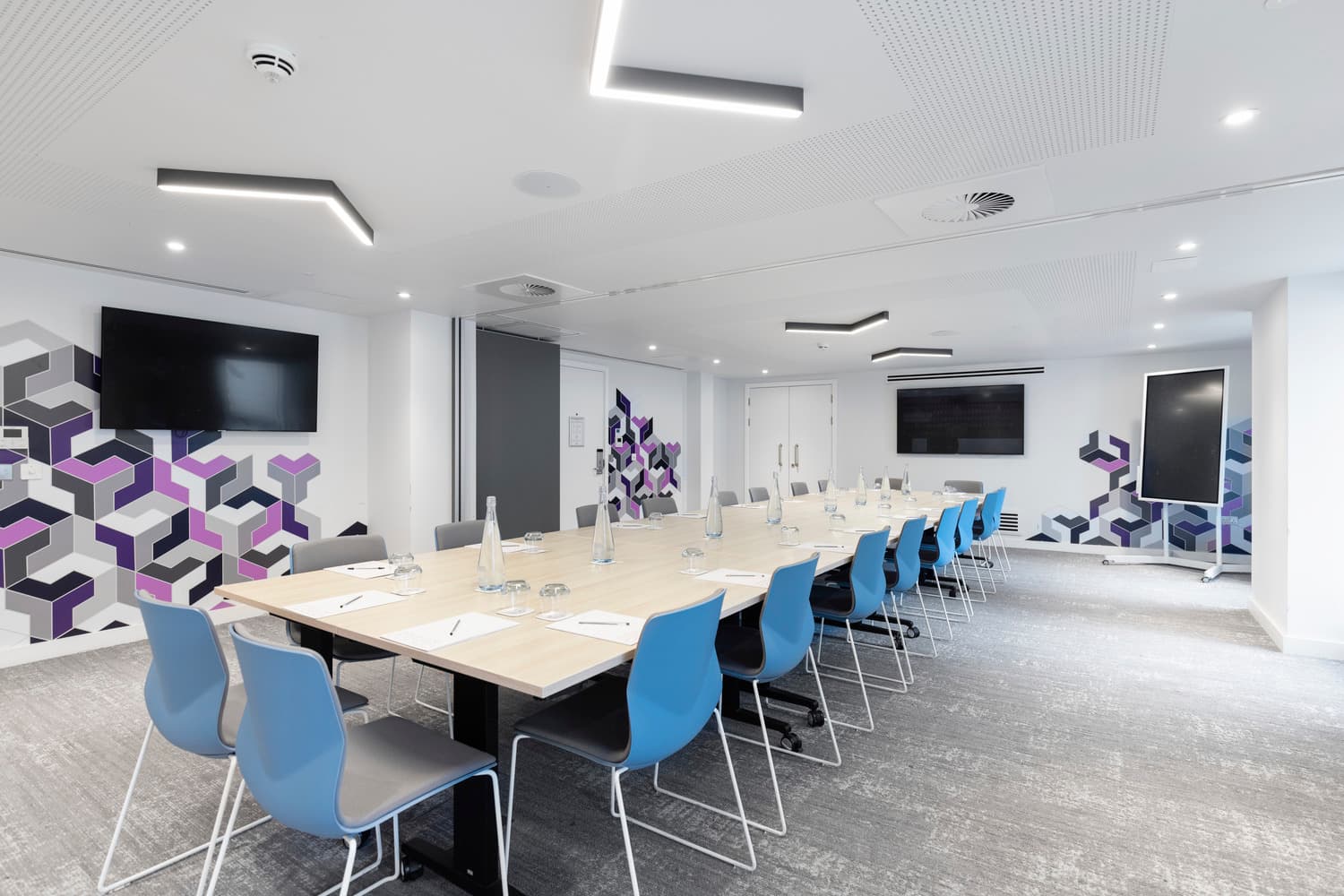 HUBS, YOTEL Edinburgh photo #1