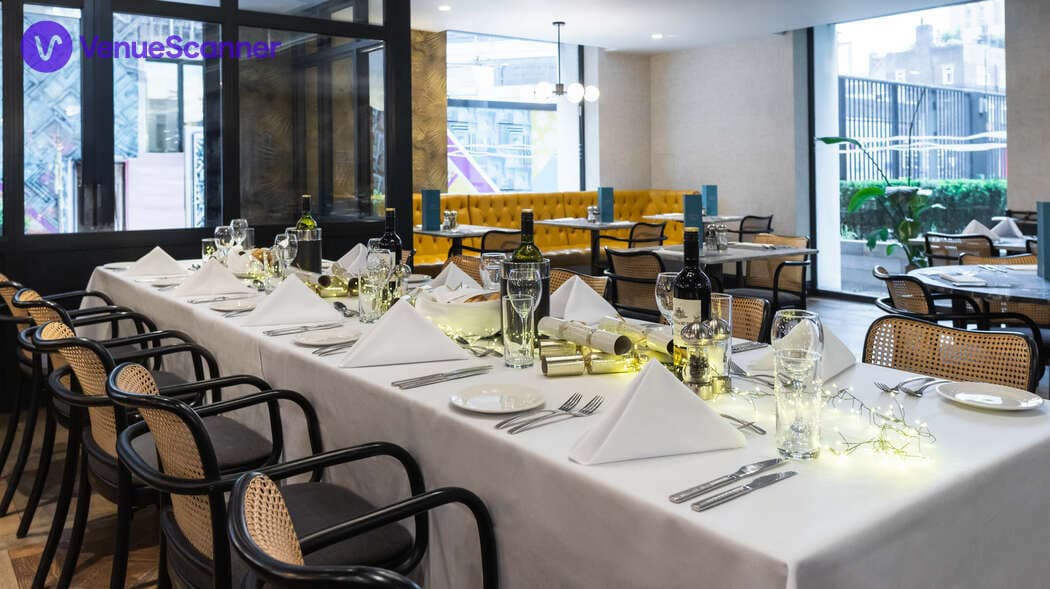 Grill Bar And Restaurant At Clayton Hotel City Of London, Clayton Hotel City Of London photo #2