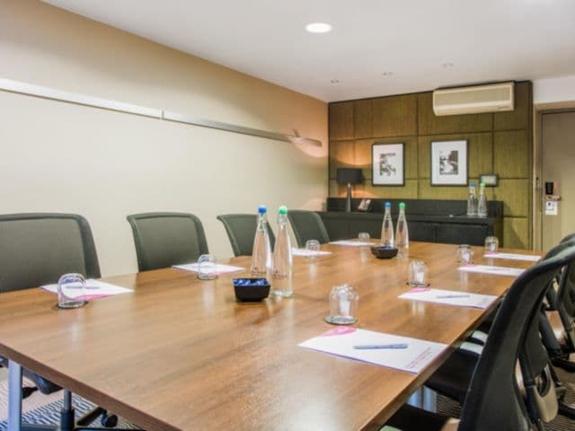 Crowne Plaza Manchester Airport, Boardroom 135 photo #2
