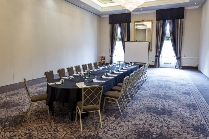 Coleman Suite - 2 Sections