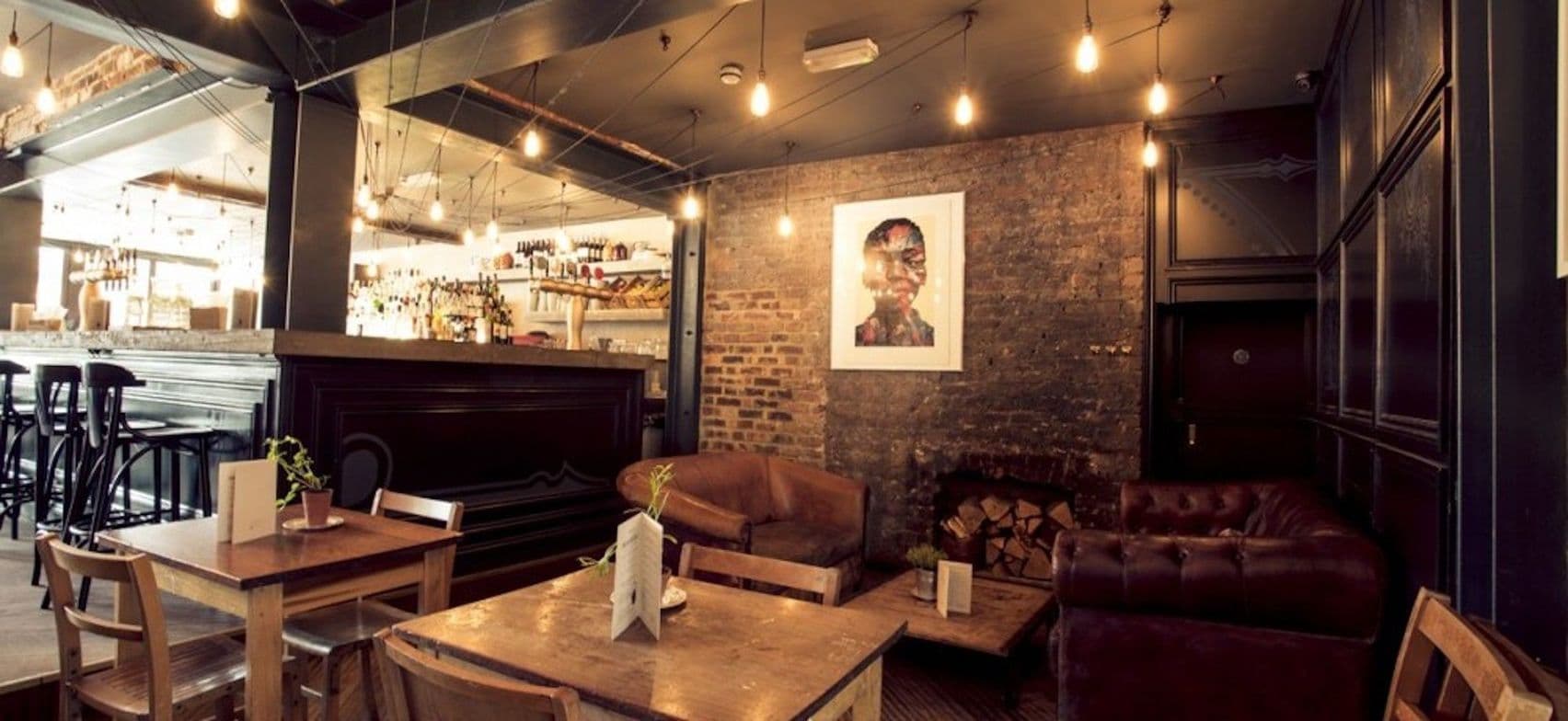 Alice House Queen's Park, Bar And Restaurant photo #2