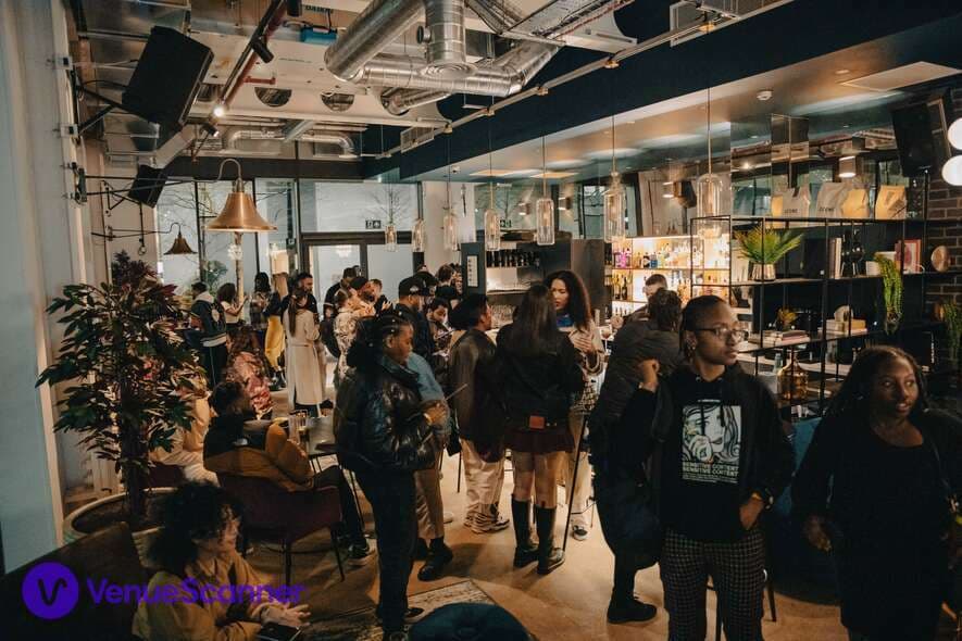 Qube Cocktail Bar & Lounge, Qube East - Bar & Recording Studios photo #3