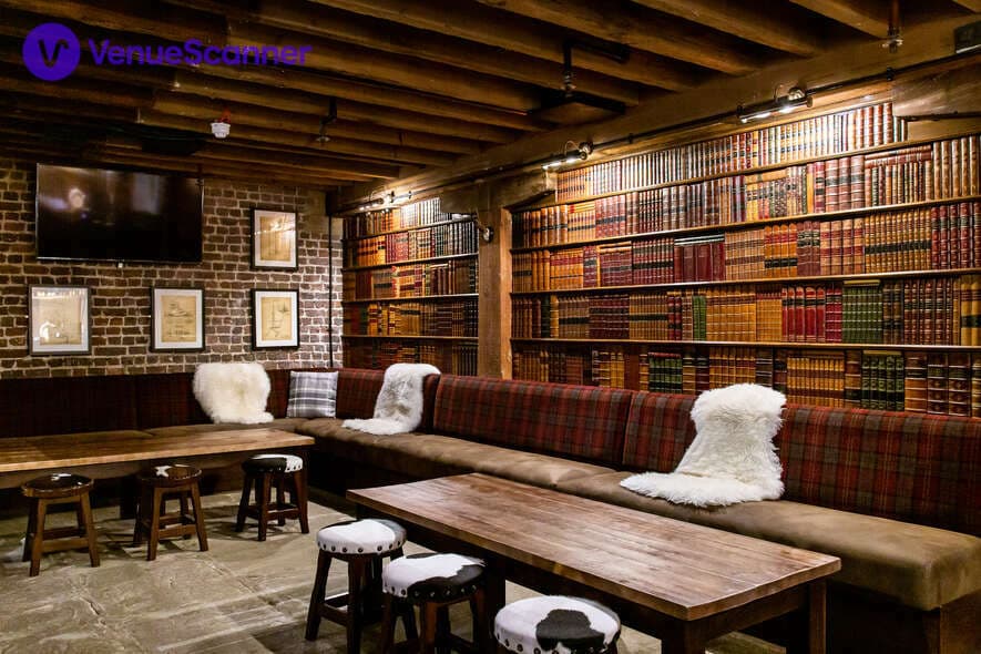 Munich Cricket Club Canary Wharf, Chalet photo #3