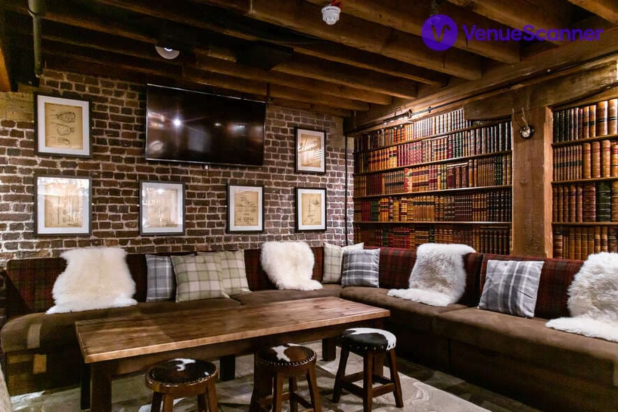 Chalet, Munich Cricket Club Canary Wharf photo #1