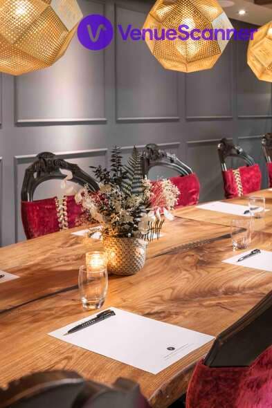 Polo Room, The Swan With Two Necks photo #2