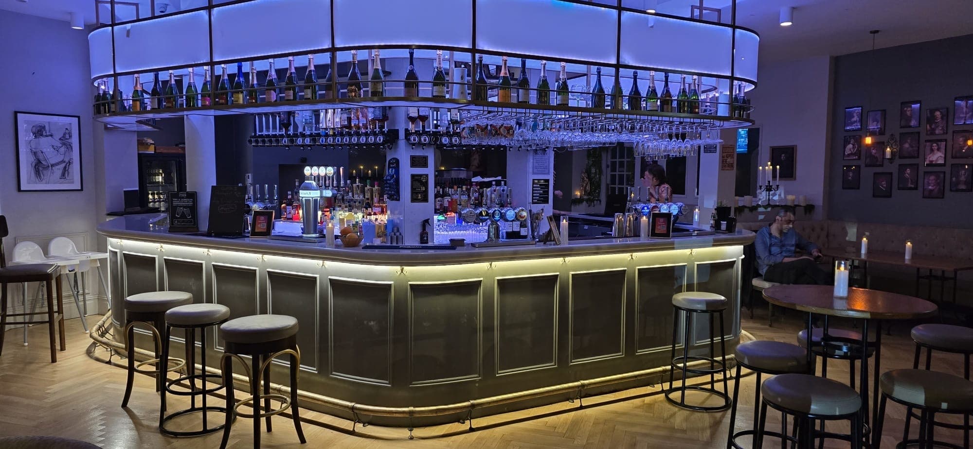 The King's Head - Acton, Dining Area photo #2