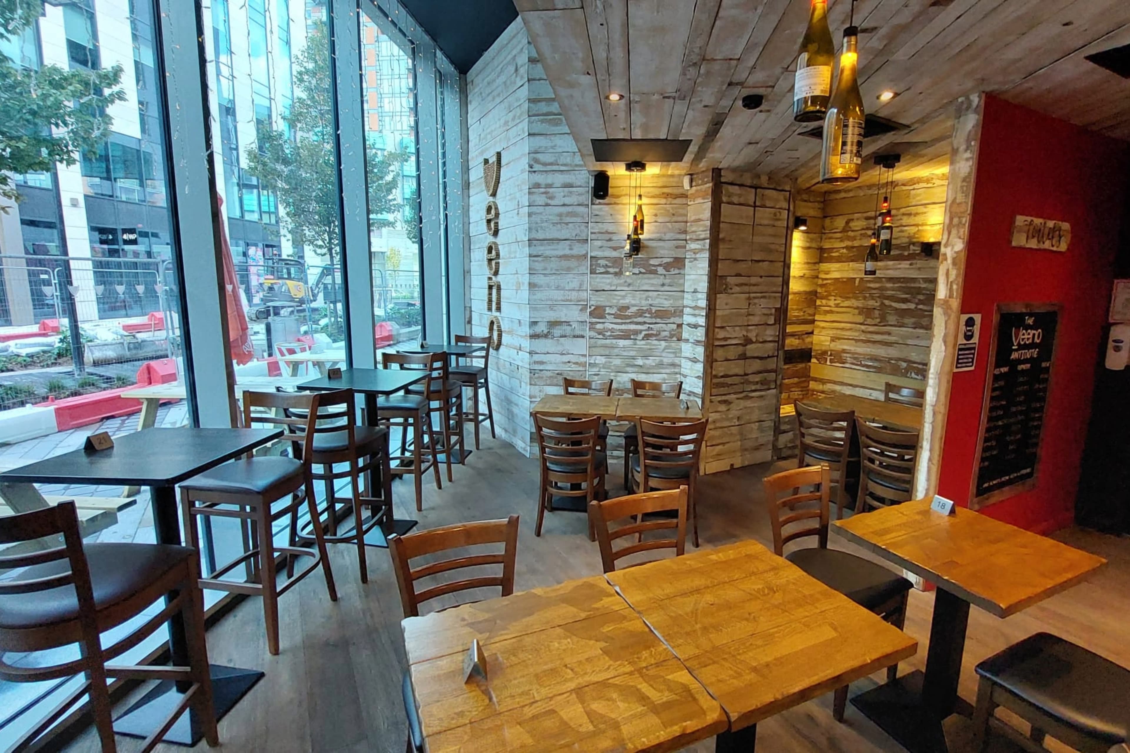 Veeno Leeds, Wellington Place, The Side Nook photo #2