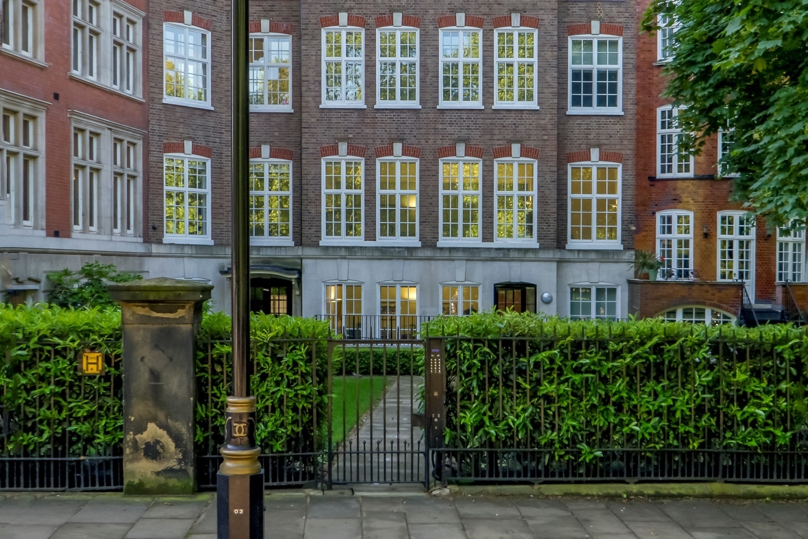 Photo of The Argyll Club 16 Old Queen Street, Benjamin Hall