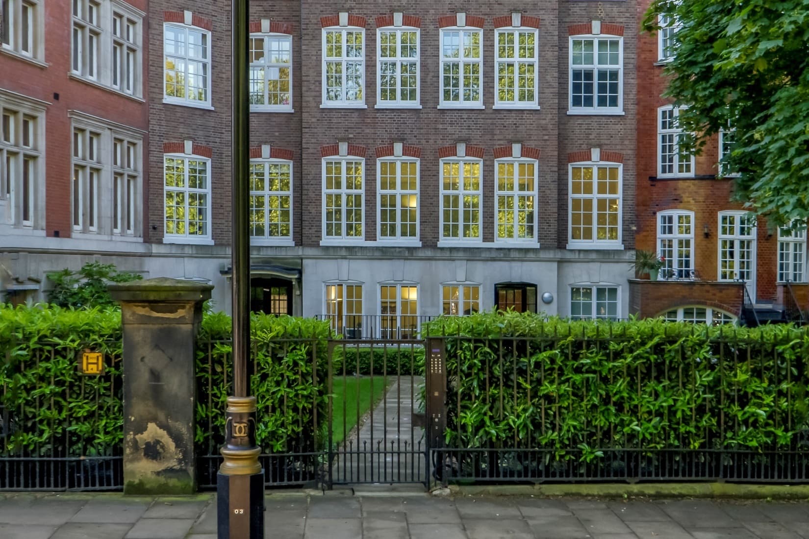 The Argyll Club 16 Old Queen Street, Benjamin Hall photo #2