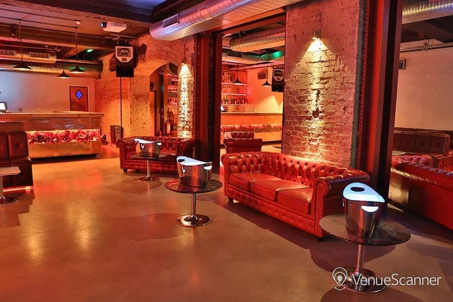 Whole Venue, Beat photo #2