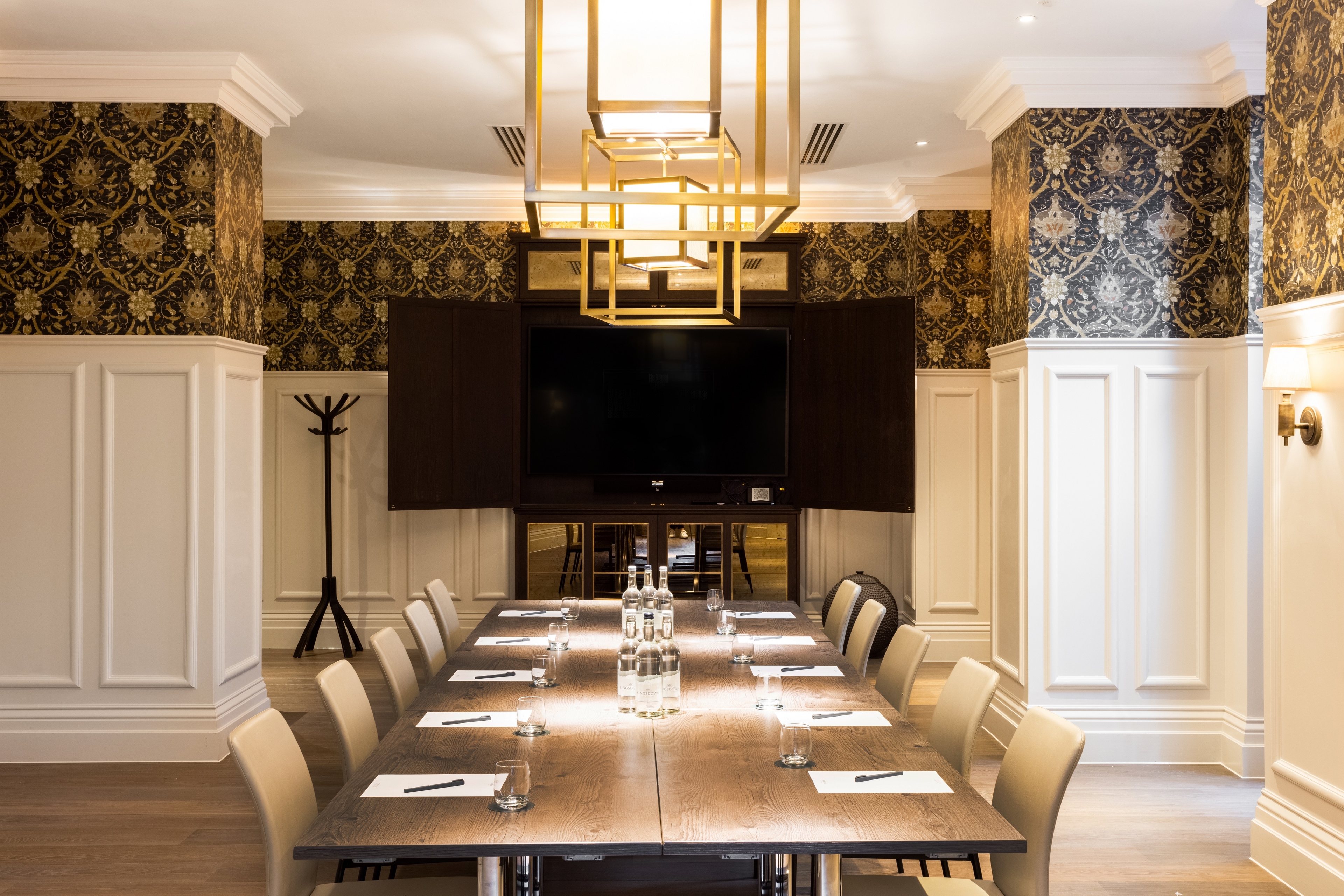 Photo of Kimpton Fitzroy London Hotel, Woolf