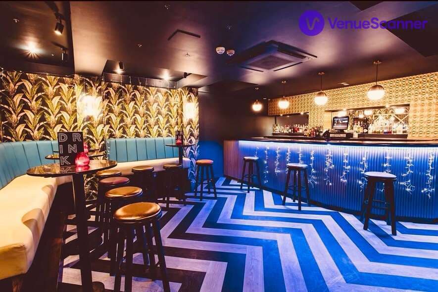 Studio 66, Sway Bar photo #1