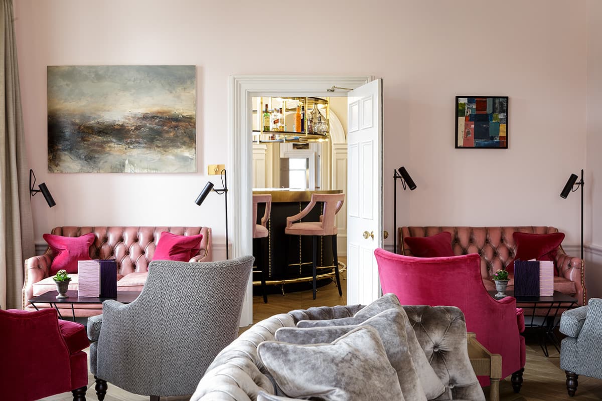 The Slaughters Manor, The Pink Lounge photo #2