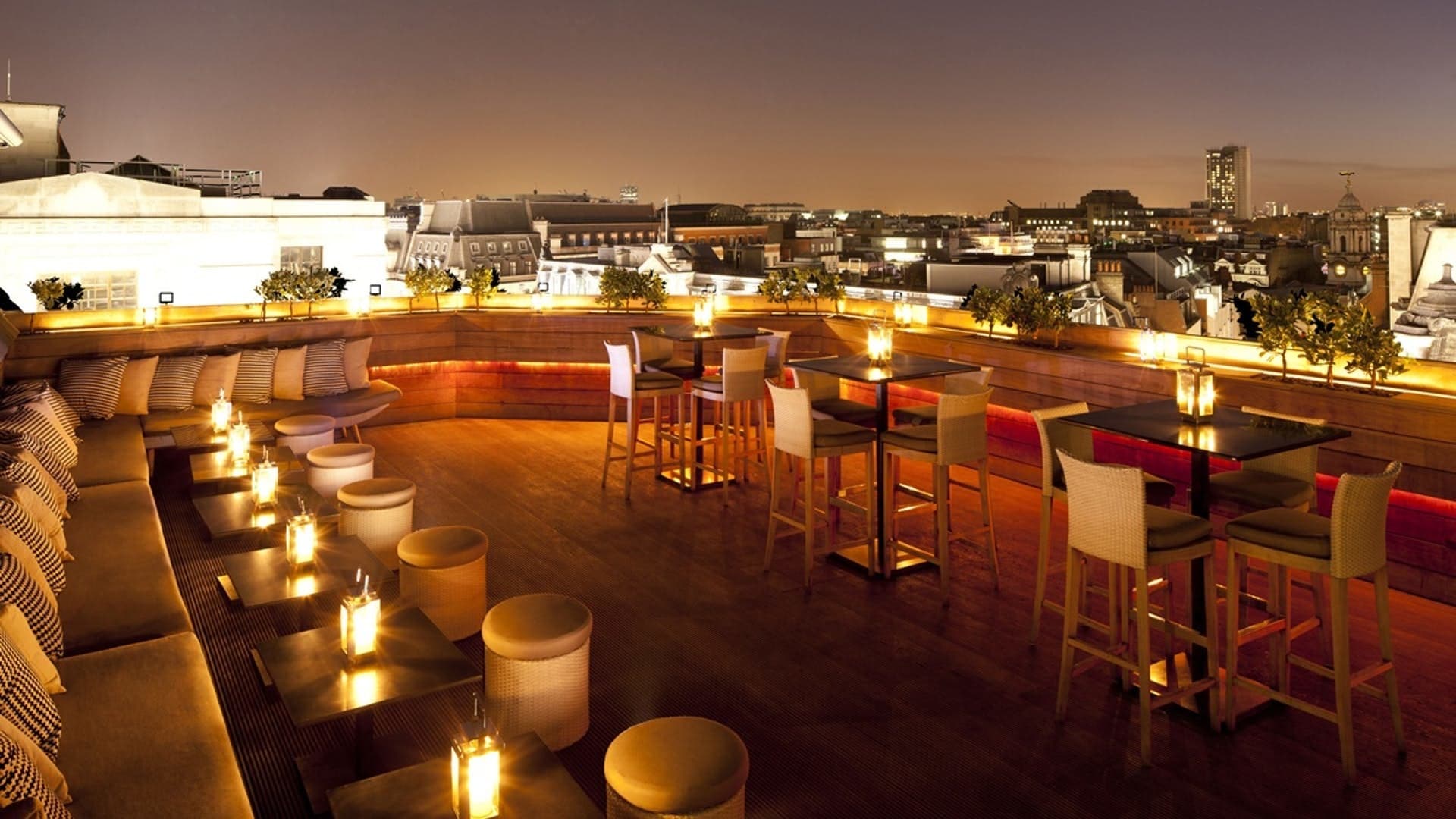 Aqua Nueva, Exclusive Hire photo #2