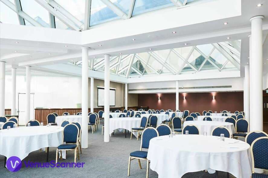 Pyramid Suite, Mercure St. Helens photo #1