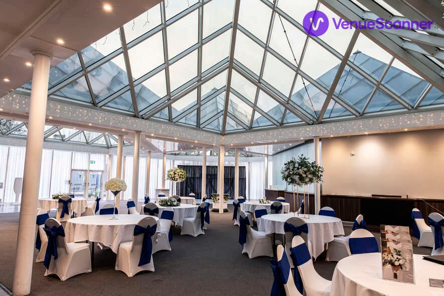 Mercure St. Helens, Pyramid Suite photo #3