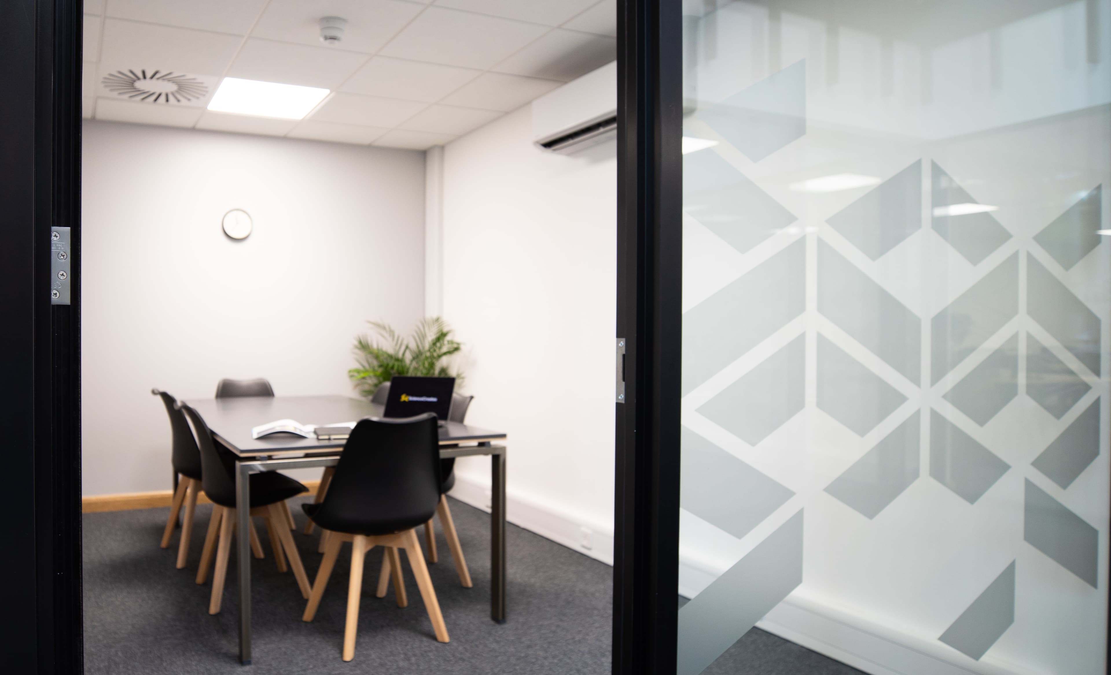 Magnesium Small Meeting Room, Science Creates photo #2