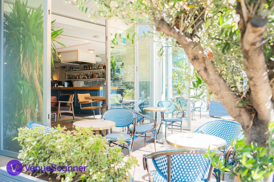 Bubba Oasis, Cosy Living Room & Cocktail Bar photo #3