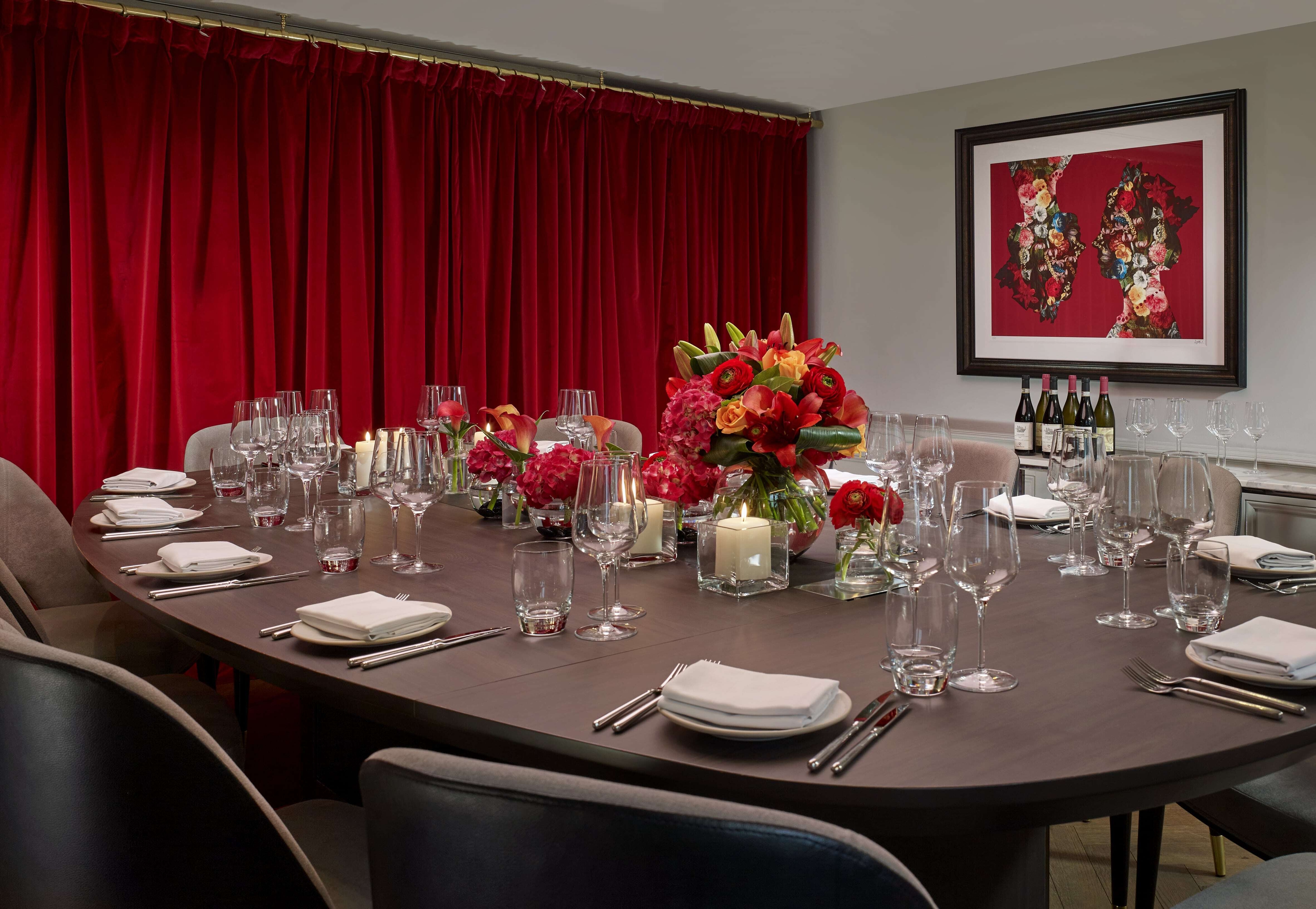 Photo of Holmes Hotel, The Study