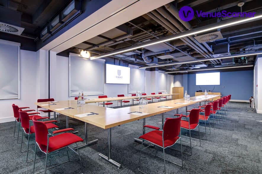 Room 105, 10 Union Street photo #1