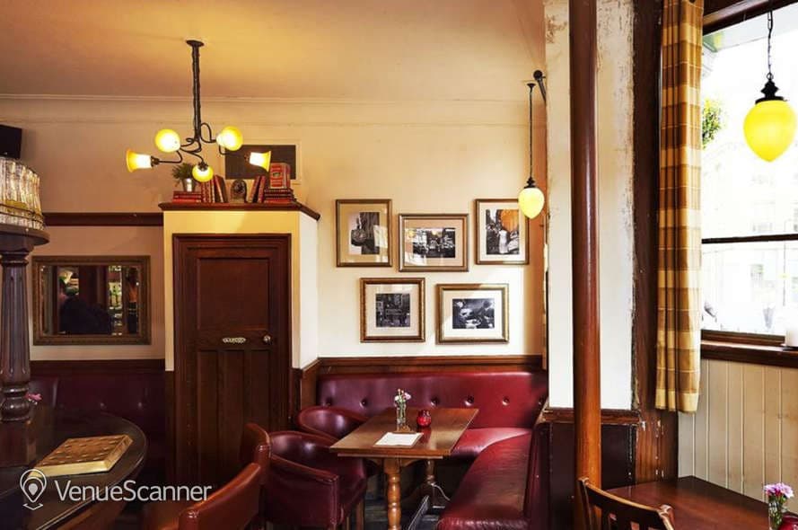 White Hart, Side Room photo #3