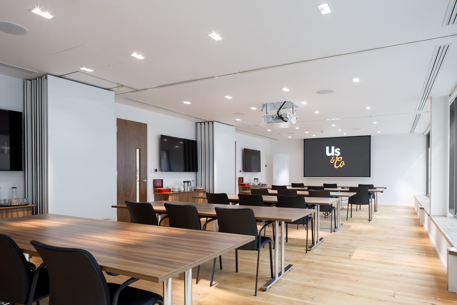 Us&Co Stratford, Conference Room photo #2