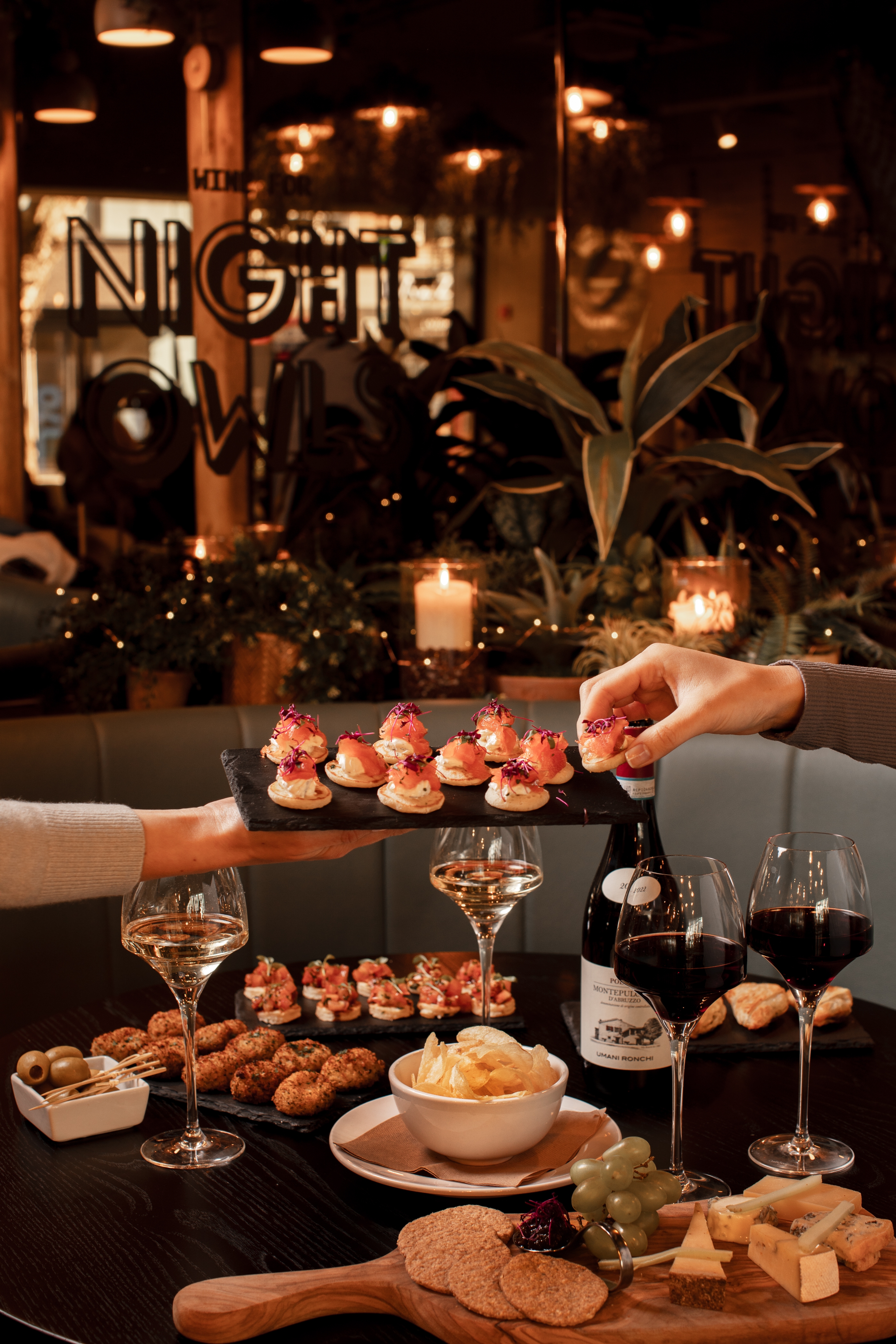 Photo of Notes Bank, Whole Space